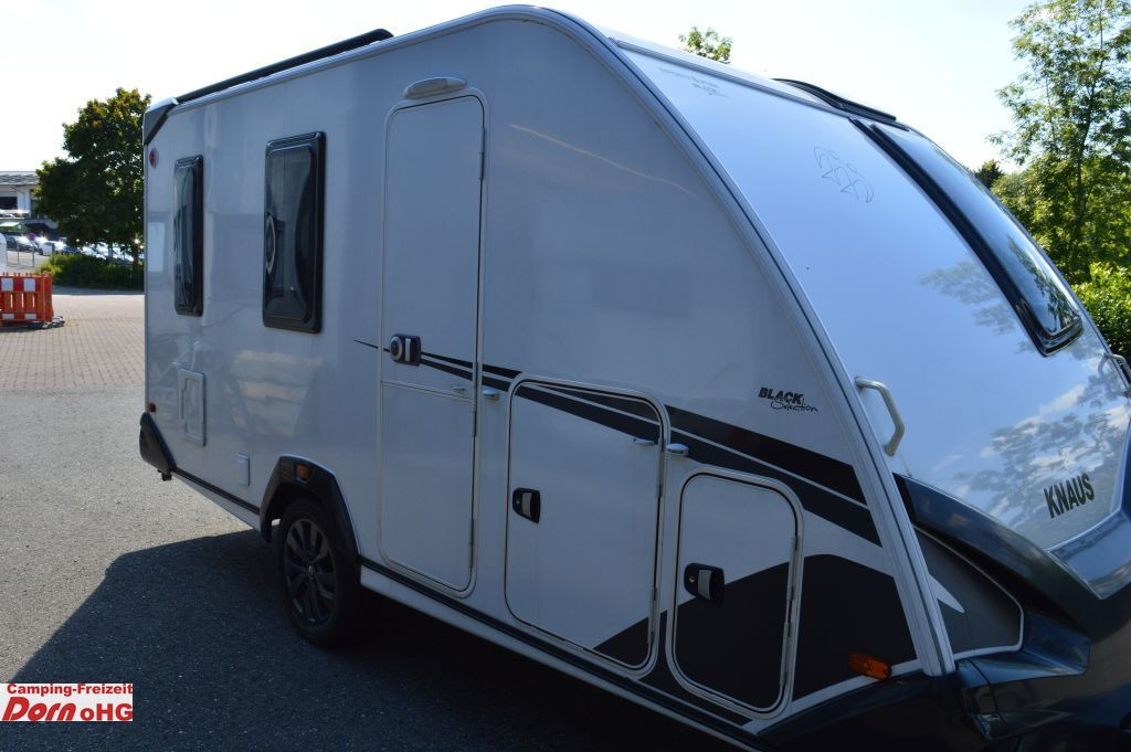 Knaus Sport&Fun 480 QL BLACK SELECTION ATC-Anti Schleu - Ρυμουλκούμενο τροχόσπιτο: φωτογραφία 1 Knaus Sport&Fun 480 QL BLACK SELECTION ATC-Anti Schleu - Ρυμουλκούμενο τροχόσπιτο: φωτογραφία 1