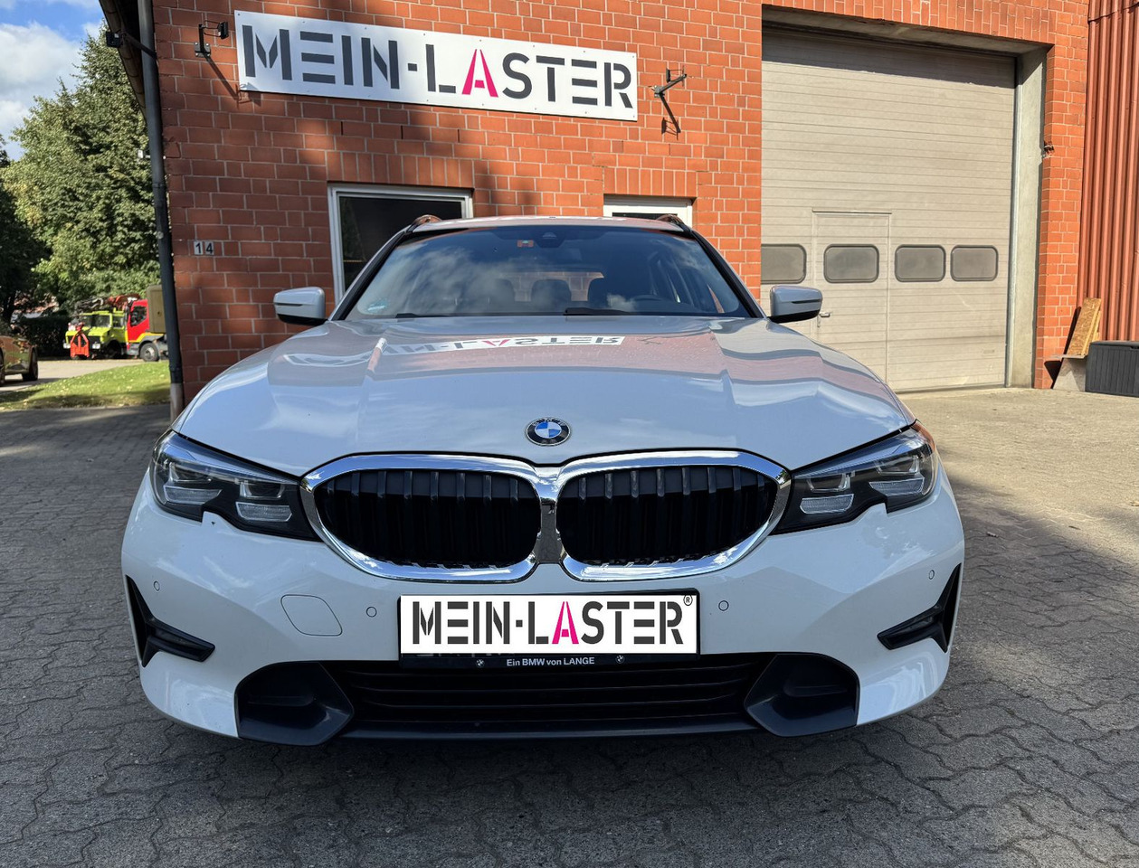 BMW 320 d xDrive touring Sport Line shadow AHK - Station wagon: φωτογραφία 3 BMW 320 d xDrive touring Sport Line shadow AHK - Station wagon: φωτογραφία 3