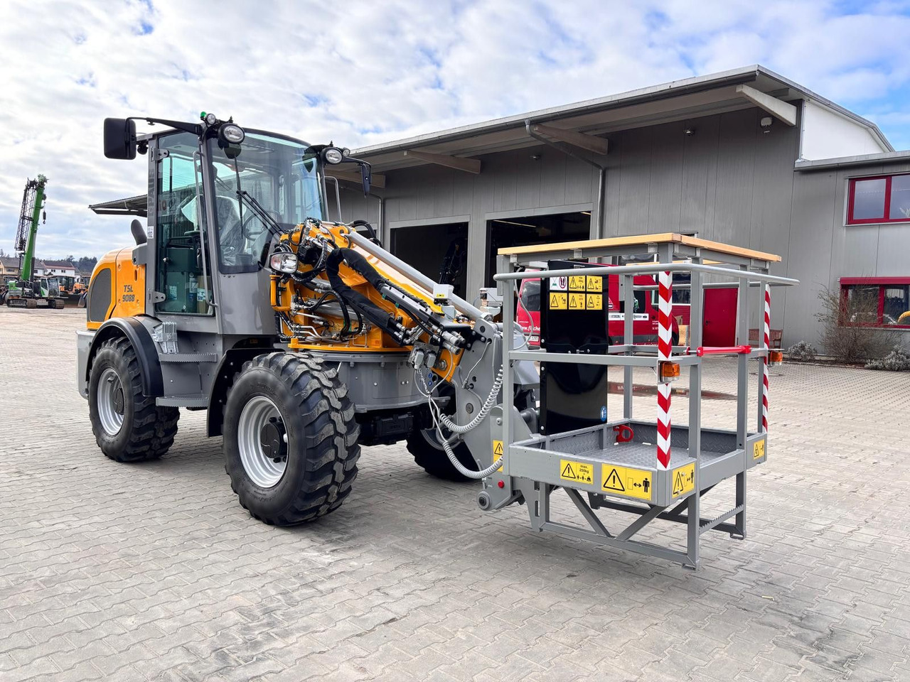 Paus TSL 9088 - Ελαστιχοφόρος φορτωτής: φωτογραφία 2 Paus TSL 9088 - Ελαστιχοφόρος φορτωτής: φωτογραφία 2