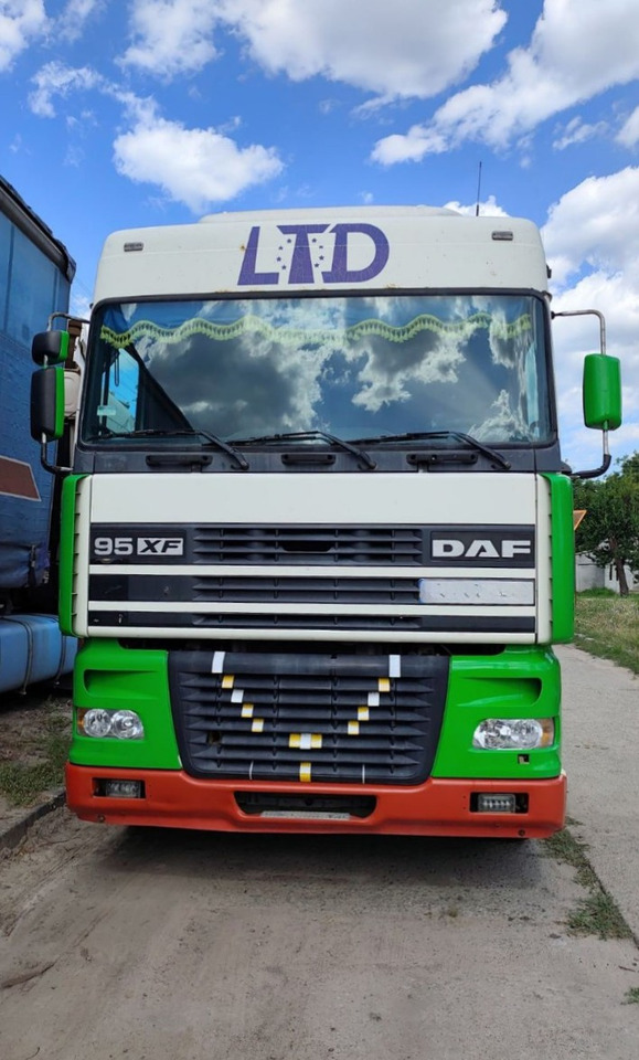 DAF XF95.430 - Τράκτορας: φωτογραφία 2 DAF XF95.430 - Τράκτορας: φωτογραφία 2