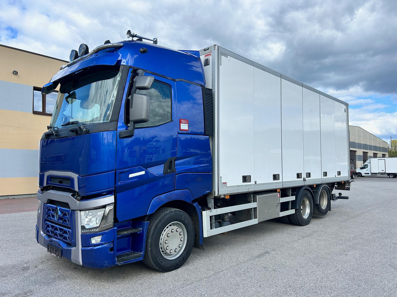 RENAULT T520 - Φορτηγό κόφα: φωτογραφία 2 RENAULT T520 - Φορτηγό κόφα: φωτογραφία 2