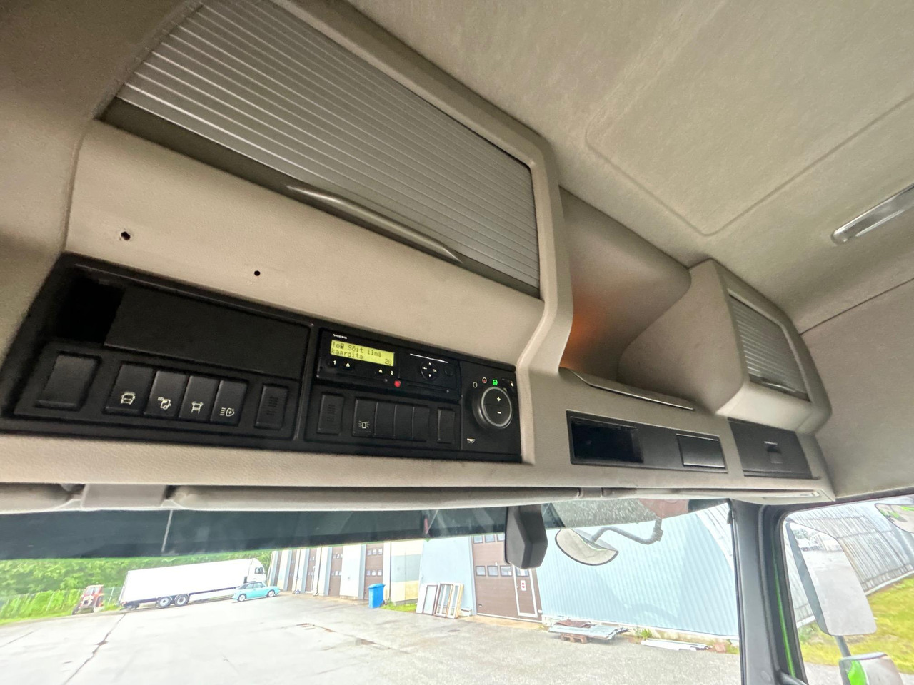 Φορτηγό κόφα VOLVO FM330: φωτογραφία 17