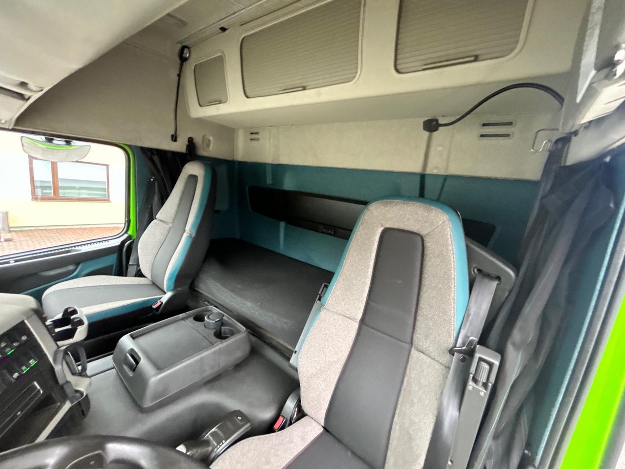 Φορτηγό κόφα VOLVO FM330: φωτογραφία 16