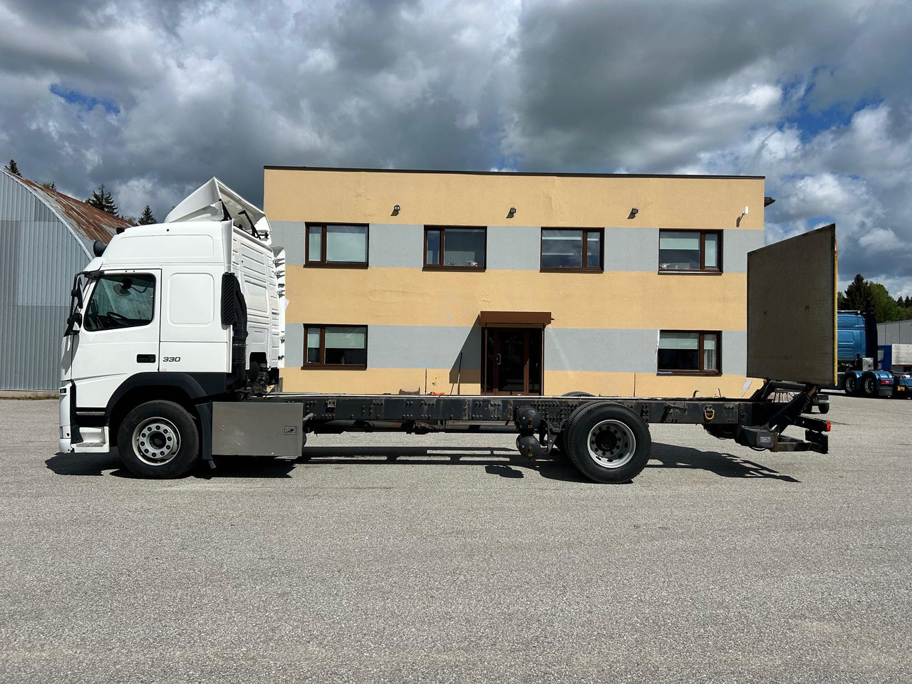 Φορτηγό σασί VOLVO FM330: φωτογραφία 6