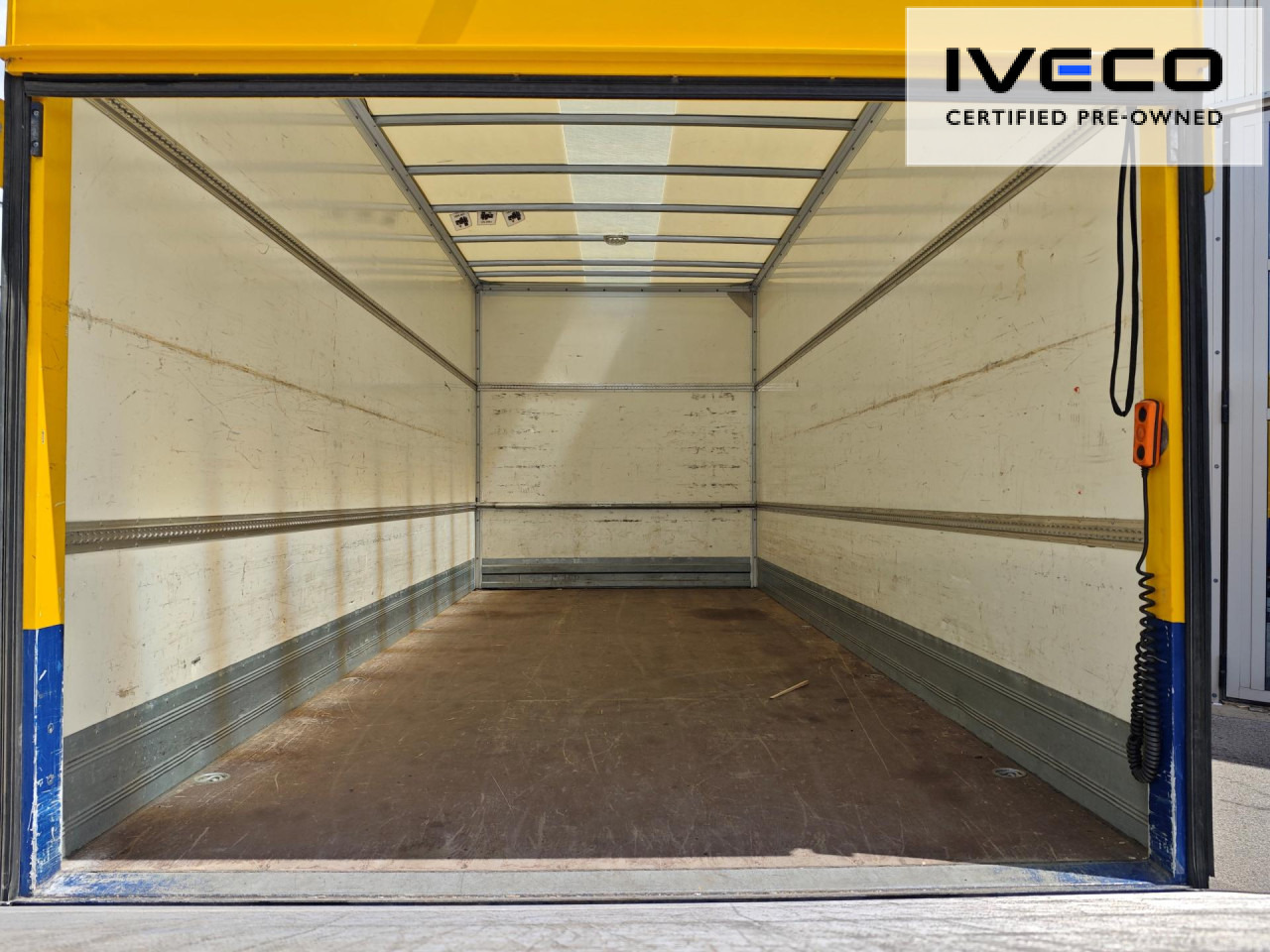 IVECO Koffer-LBW - Φορτηγό σασί: φωτογραφία 2 IVECO Koffer-LBW - Φορτηγό σασί: φωτογραφία 2
