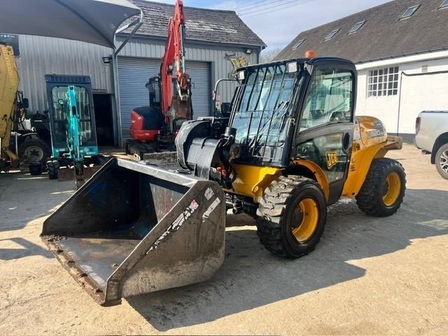 JCB 520-40 - Τηλεσκοπικός φορτωτής: φωτογραφία 4 JCB 520-40 - Τηλεσκοπικός φορτωτής: φωτογραφία 4