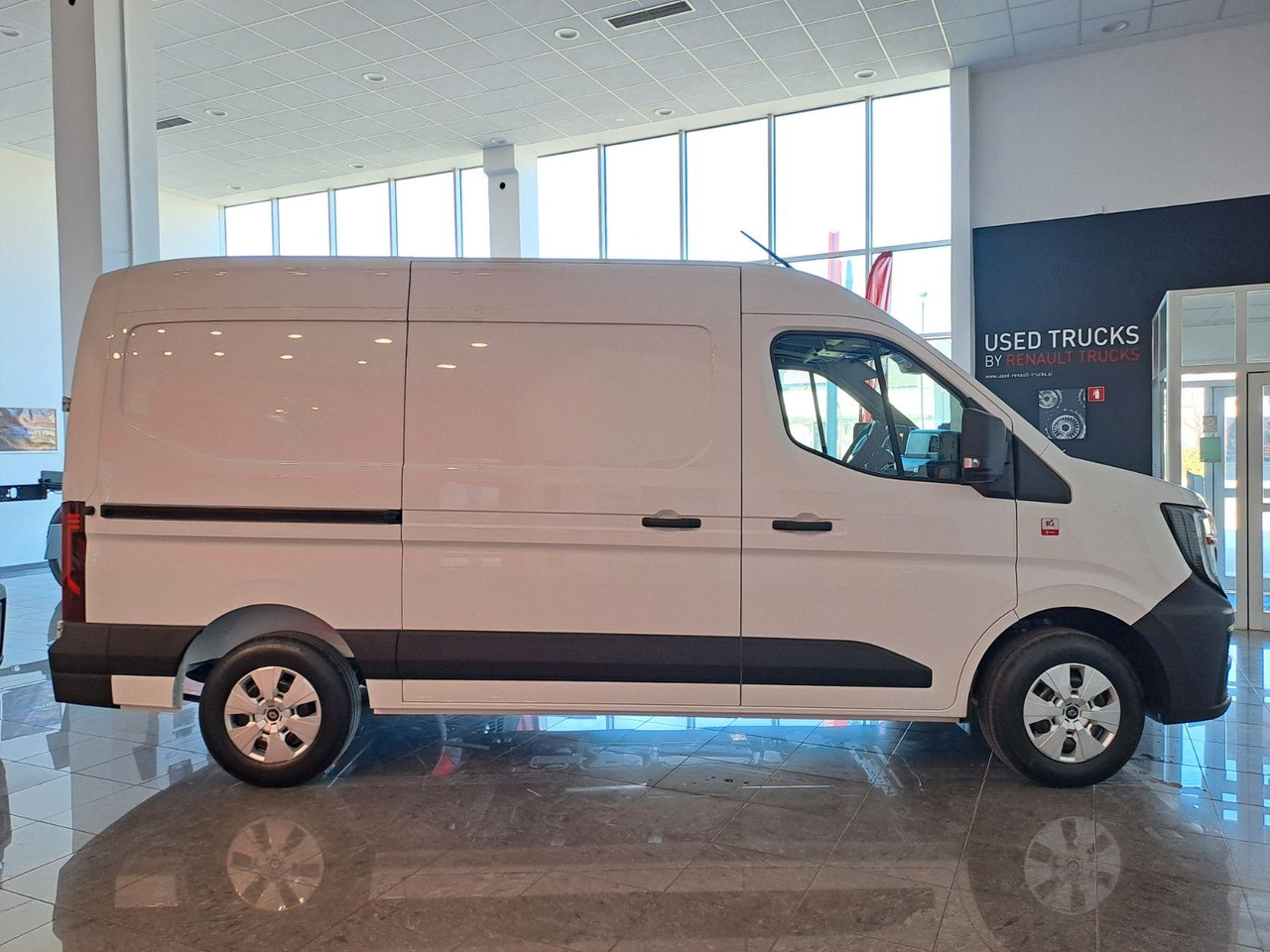 Renault Master L2H2 150 - NAV Klimaaut. Holzb. 270° - Βαν: φωτογραφία 3 Renault Master L2H2 150 - NAV Klimaaut. Holzb. 270° - Βαν: φωτογραφία 3