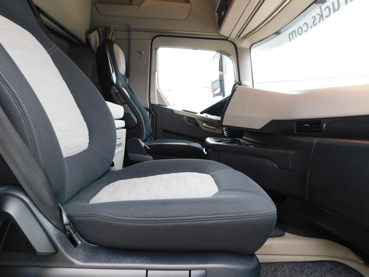 Ford F max 4x2 scab e6 12s2620 - Τράκτορας: φωτογραφία 5 Ford F max 4x2 scab e6 12s2620 - Τράκτορας: φωτογραφία 5