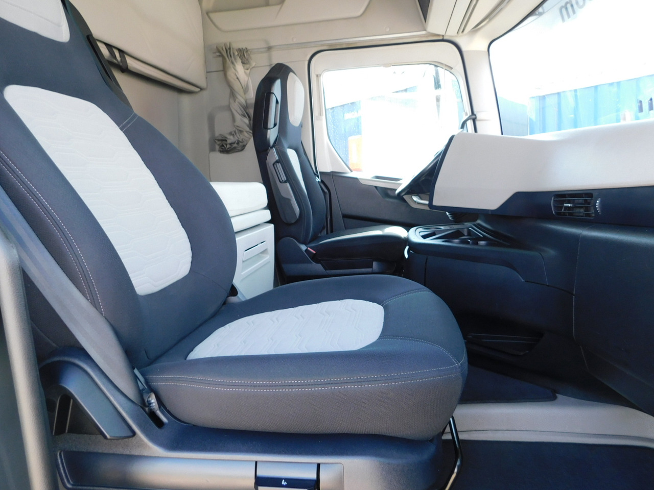 Ford F max 4x2 scab e6 12s2620 - Τράκτορας: φωτογραφία 5 Ford F max 4x2 scab e6 12s2620 - Τράκτορας: φωτογραφία 5