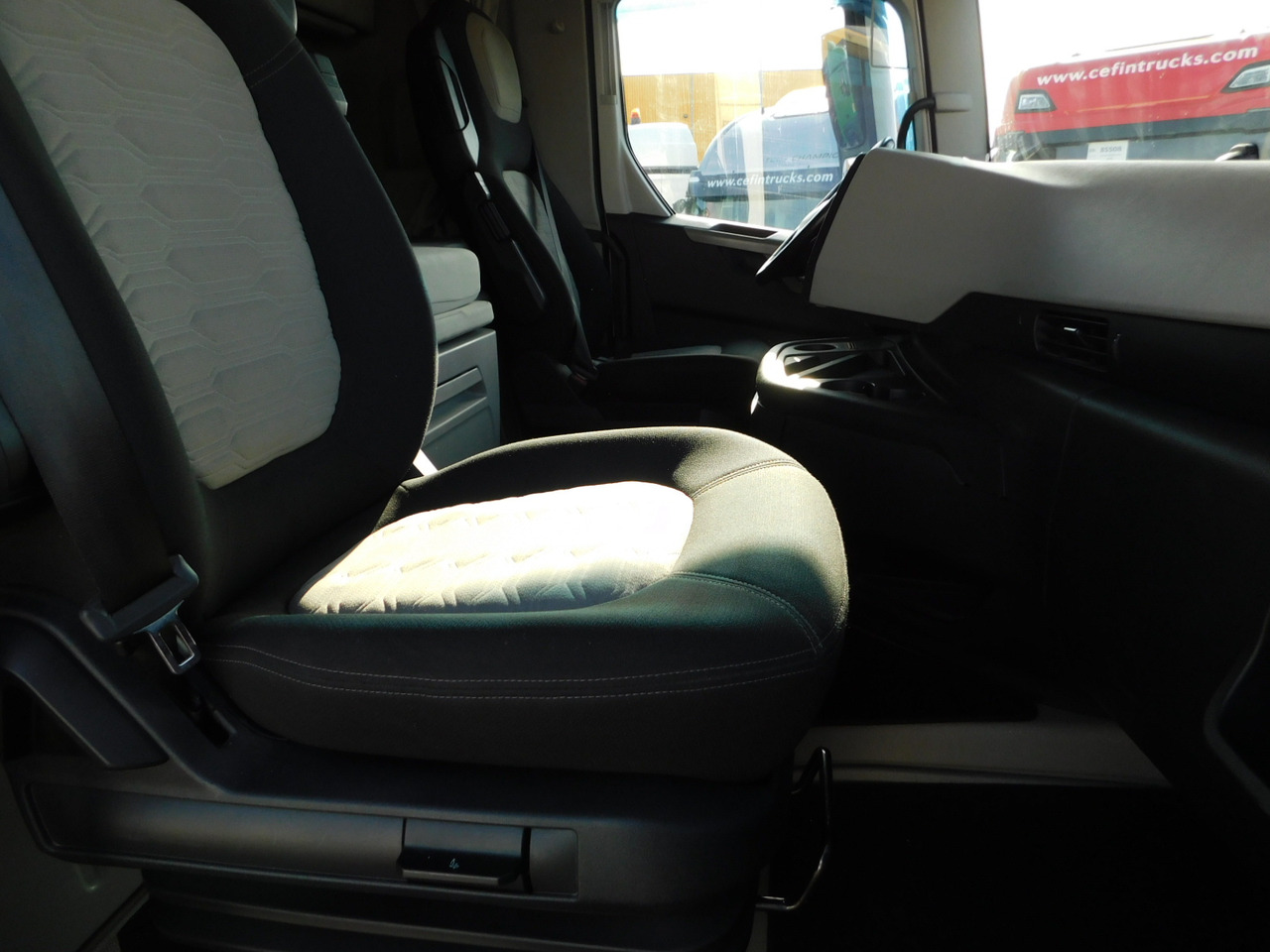 Ford F max 4x2 scab e6 12tx2620 - Τράκτορας: φωτογραφία 5 Ford F max 4x2 scab e6 12tx2620 - Τράκτορας: φωτογραφία 5