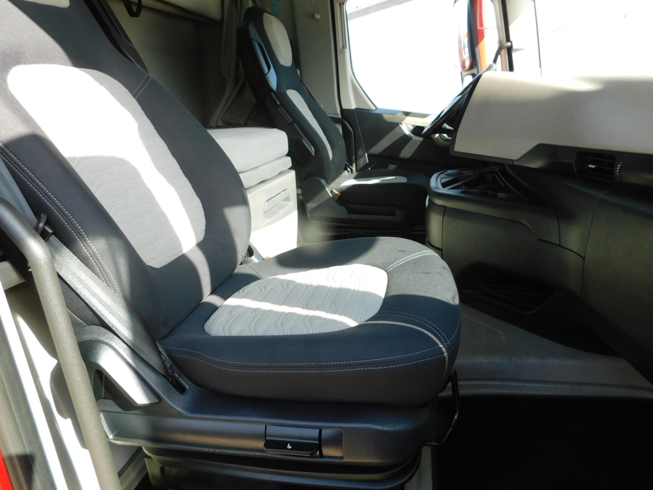 Ford F max ll 4x2 scab e6 12tx2620 - Τράκτορας: φωτογραφία 5 Ford F max ll 4x2 scab e6 12tx2620 - Τράκτορας: φωτογραφία 5