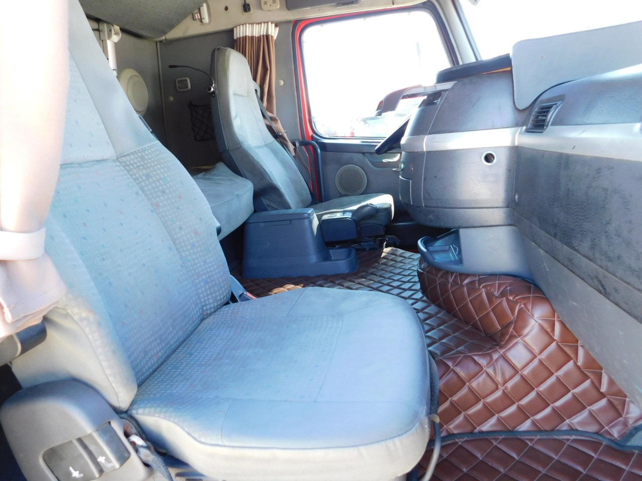 Volvo Fh 12 420 fh42 tb - Τράκτορας: φωτογραφία 5 Volvo Fh 12 420 fh42 tb - Τράκτορας: φωτογραφία 5