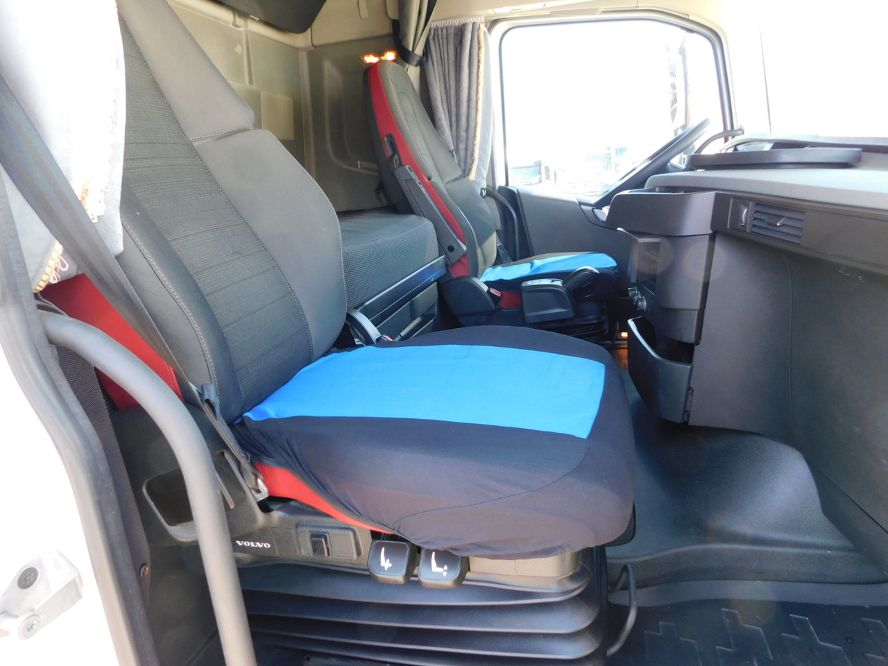 Volvo Fh - Τράκτορας: φωτογραφία 5 Volvo Fh - Τράκτορας: φωτογραφία 5