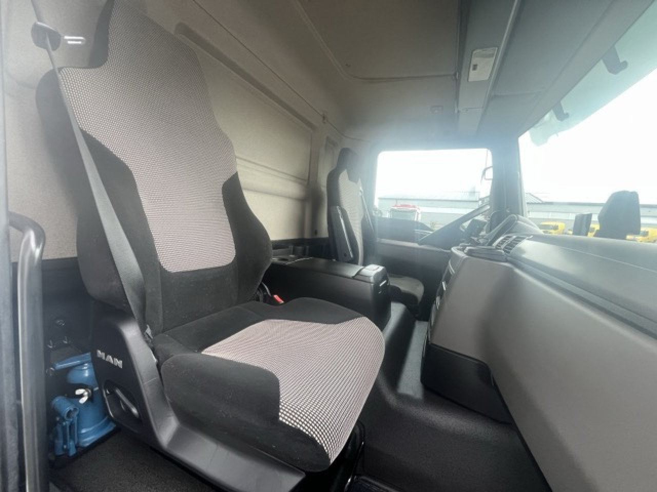 MAN TGM 15.290 4x2 LL Tiefkühler ATP 08.2028 Euro6 - Επαγγελματικό αυτοκίνητο ψυγείο: φωτογραφία 4 MAN TGM 15.290 4x2 LL Tiefkühler ATP 08.2028 Euro6 - Επαγγελματικό αυτοκίνητο ψυγείο: φωτογραφία 4