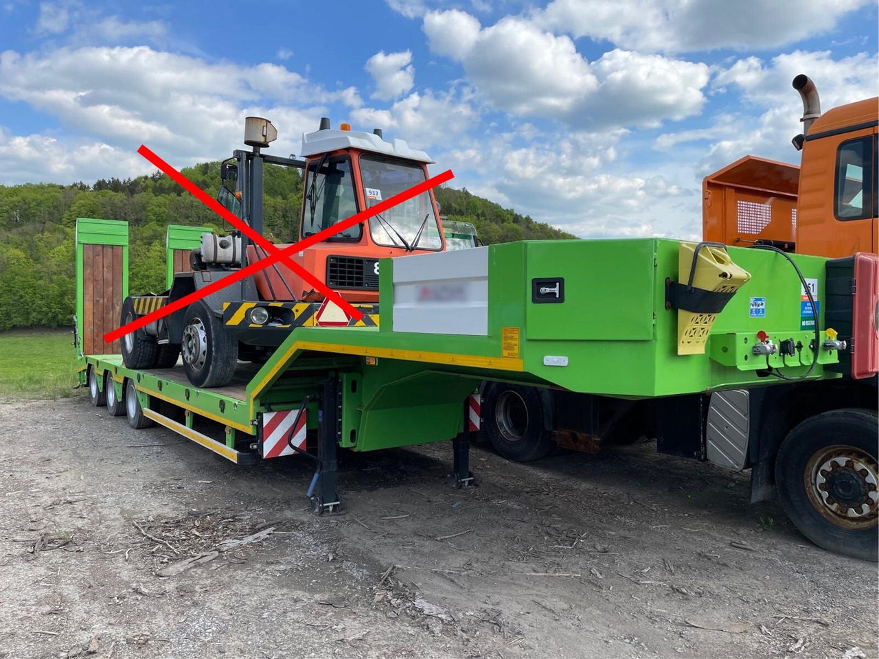 ALPSAN 56t ALPSAN 56t, hydr. Rampen, Verbr. auf 3m - Επικαθήμενο με χαμηλό δάπεδο: φωτογραφία 1 ALPSAN 56t ALPSAN 56t, hydr. Rampen, Verbr. auf 3m - Επικαθήμενο με χαμηλό δάπεδο: φωτογραφία 1