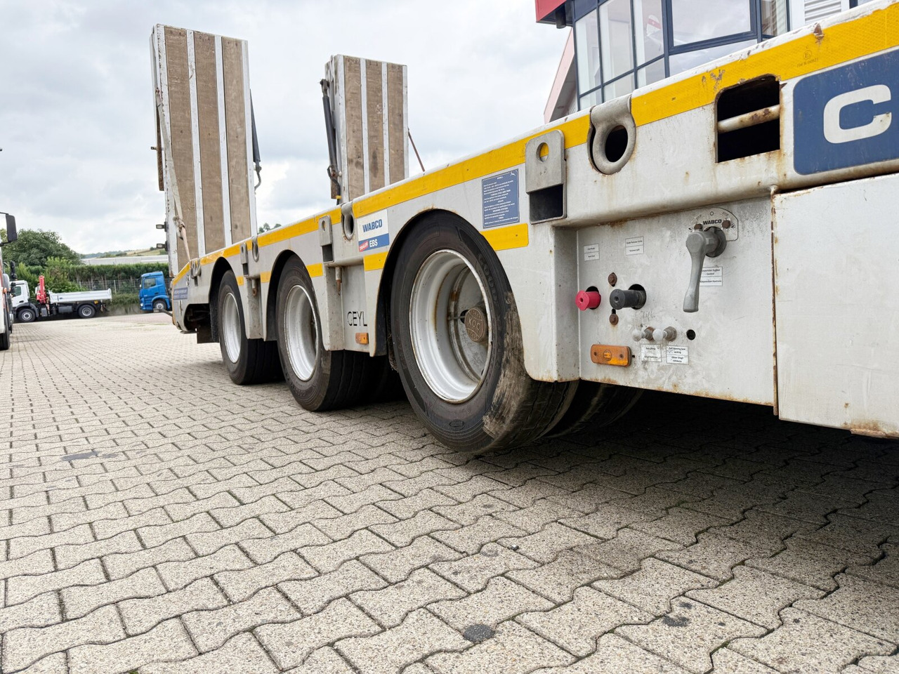 Andere CYL 3 CYL 3, mit Lift-/Lenkachse, faltbare Rampen - Επικαθήμενο με χαμηλό δάπεδο: φωτογραφία 2 Andere CYL 3 CYL 3, mit Lift-/Lenkachse, faltbare Rampen - Επικαθήμενο με χαμηλό δάπεδο: φωτογραφία 2