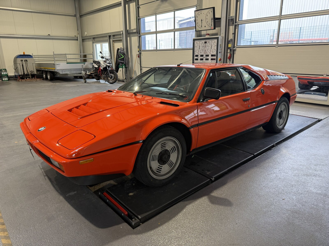 BMW M1 E26 Straßenversionen Coupe M1 E26 Straßenversionen Coupe - Αυτοκίνητο: φωτογραφία 1 BMW M1 E26 Straßenversionen Coupe M1 E26 Straßenversionen Coupe - Αυτοκίνητο: φωτογραφία 1