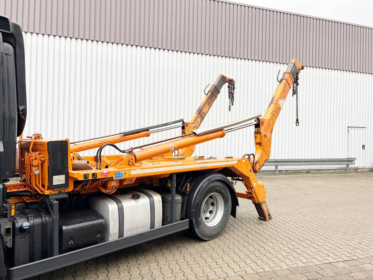 DAF CF 290 4x2 CF 290 4x2, Tele-Absetzer - Φορτηγό καδοφόρος φορτωτής: φωτογραφία 2 DAF CF 290 4x2 CF 290 4x2, Tele-Absetzer - Φορτηγό καδοφόρος φορτωτής: φωτογραφία 2