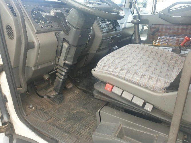 Euro Cargo ML 75E14 4x2 Euro Cargo ML 75E14 4x2 Getränkekoffer, 6-Zylinder-Motor - Φορτηγό κόφα: φωτογραφία 2 Euro Cargo ML 75E14 4x2 Euro Cargo ML 75E14 4x2 Getränkekoffer, 6-Zylinder-Motor - Φορτηγό κόφα: φωτογραφία 2