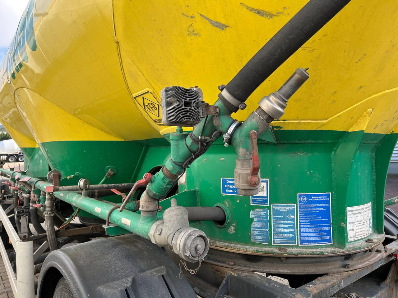 Feldbinder EUT 31.2 Silo-Anhänger EUT 31.2 Silo-Anhänger, ca. 31m³, 4x Domdeckel - Ρυμούλκα βυτίο: φωτογραφία 3 Feldbinder EUT 31.2 Silo-Anhänger EUT 31.2 Silo-Anhänger, ca. 31m³, 4x Domdeckel - Ρυμούλκα βυτίο: φωτογραφία 3