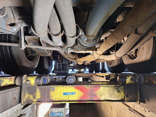 Feldbinder EUT 38.3-3 EUT 38.3-3, Liftachse, 3 Kammern, ca. 38.000l - Σιλοφόρο: φωτογραφία 4 Feldbinder EUT 38.3-3 EUT 38.3-3, Liftachse, 3 Kammern, ca. 38.000l - Σιλοφόρο: φωτογραφία 4