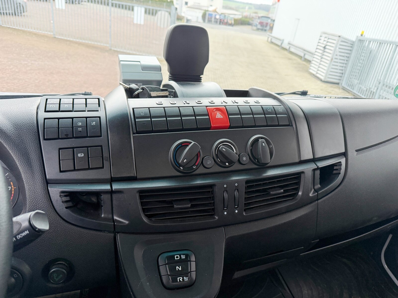 Iveco ML180E32 4x2 ML180E32 4x2 - Φορτηγό ανατρεπόμενο: φωτογραφία 4 Iveco ML180E32 4x2 ML180E32 4x2 - Φορτηγό ανατρεπόμενο: φωτογραφία 4