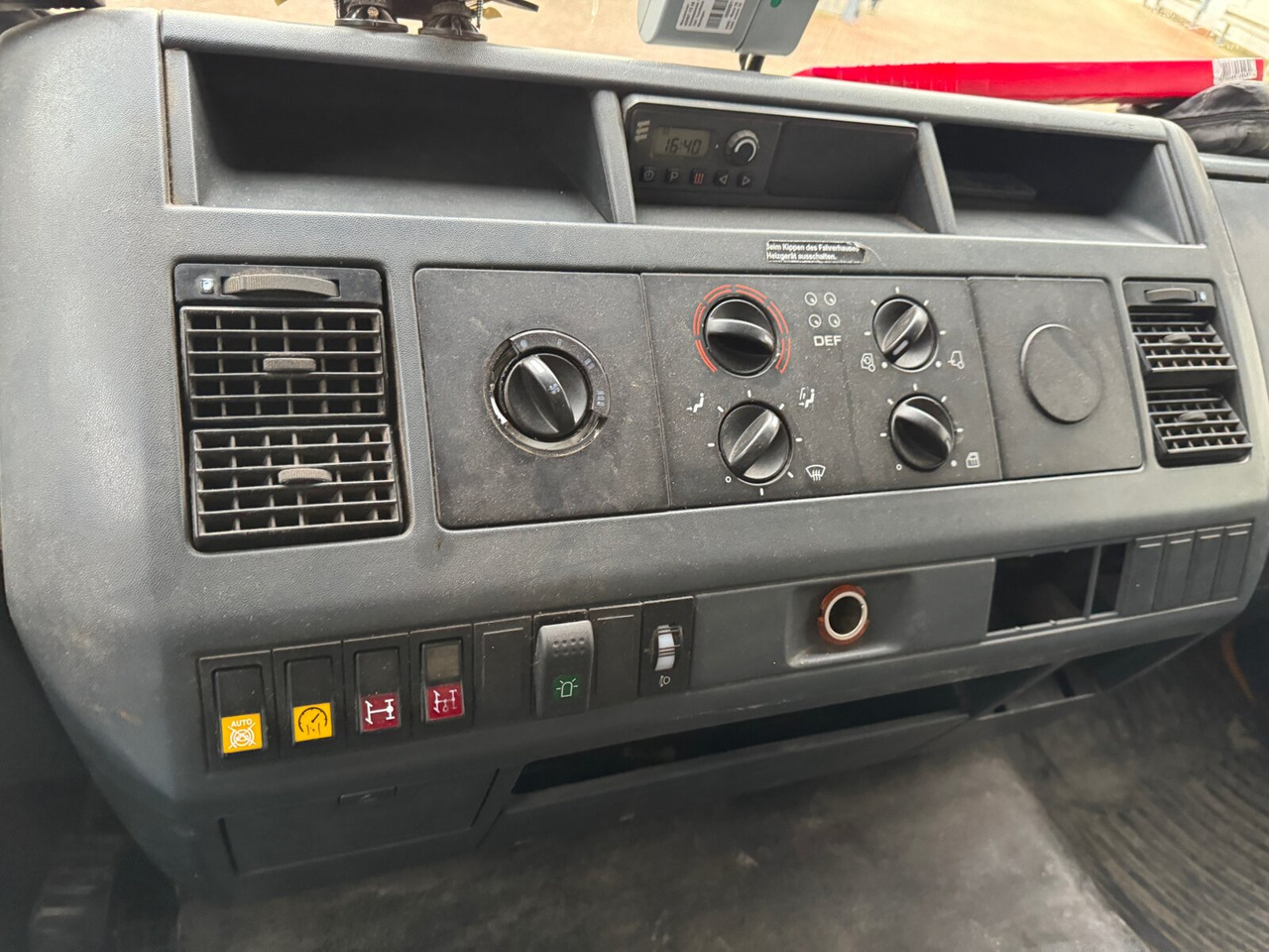 MAN LE 8.180 4X2 BB Doka LE 8.180 4X2 BB Doka, 2x AHK - Φορτηγό ανατρεπόμενο: φωτογραφία 2 MAN LE 8.180 4X2 BB Doka LE 8.180 4X2 BB Doka, 2x AHK - Φορτηγό ανατρεπόμενο: φωτογραφία 2