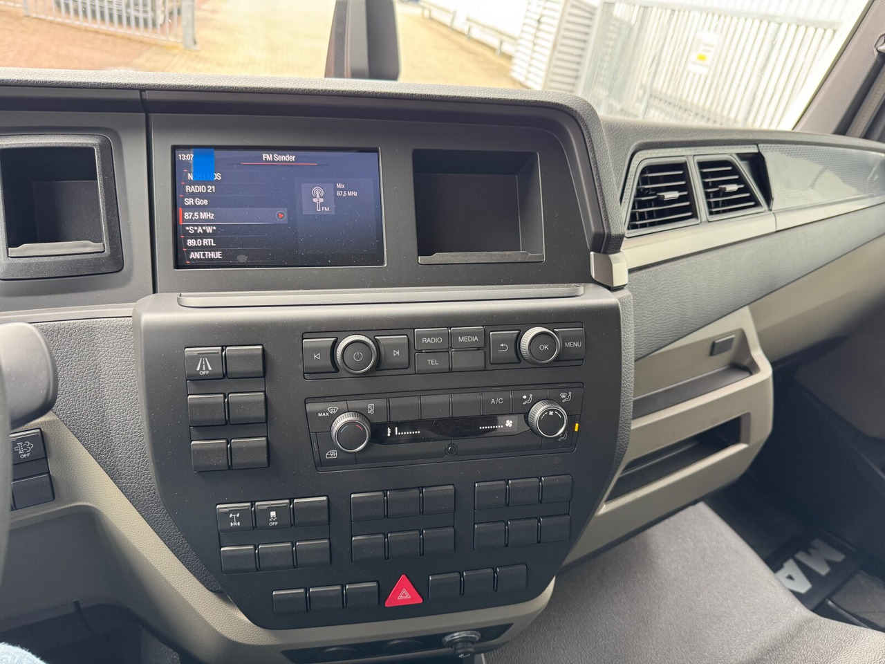 MAN TGL 8.160 4x2 BL CH TGL 8.160 4x2 BL CH, 3x VORHANDEN! - Φορτηγό σασί: φωτογραφία 5 MAN TGL 8.160 4x2 BL CH TGL 8.160 4x2 BL CH, 3x VORHANDEN! - Φορτηγό σασί: φωτογραφία 5