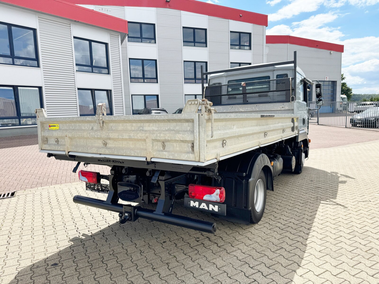 Φορτηγό ανατρεπόμενο MAN TGL 8.180 4x2 BB Doka TGL 8.180 4x2 BB Doka, 2x AHK: φωτογραφία 9 Φορτηγό ανατρεπόμενο MAN TGL 8.180 4x2 BB Doka TGL 8.180 4x2 BB Doka, 2x AHK: φωτογραφία 9