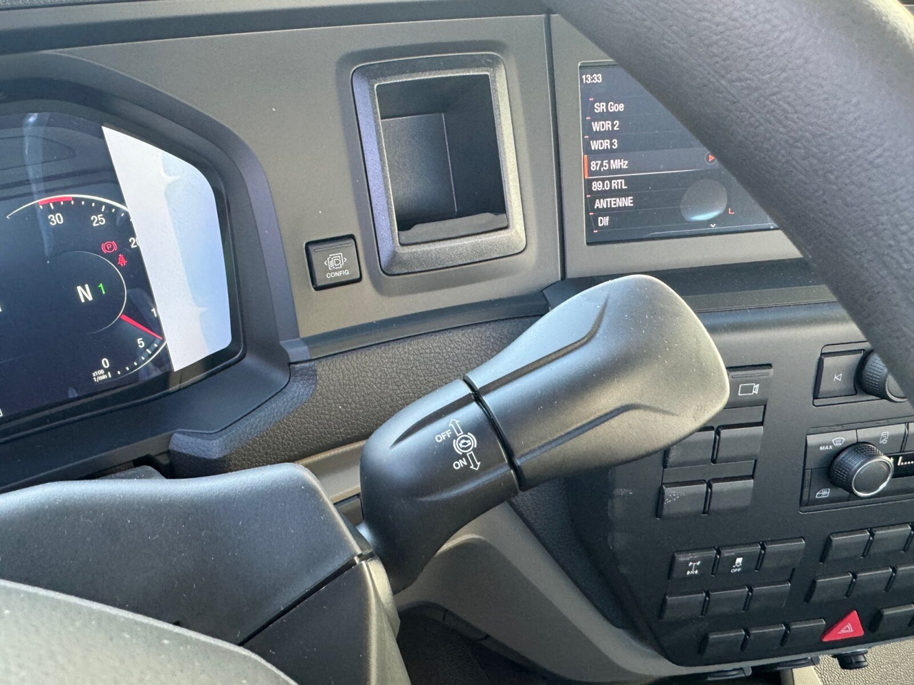 MAN TGL 8.190 4x2 BB CH TGL 8.190 4x2 BB CH, Nebenantrieb, 2x VORHANDEN - Φορτηγό σασί: φωτογραφία 5 MAN TGL 8.190 4x2 BB CH TGL 8.190 4x2 BB CH, Nebenantrieb, 2x VORHANDEN - Φορτηγό σασί: φωτογραφία 5