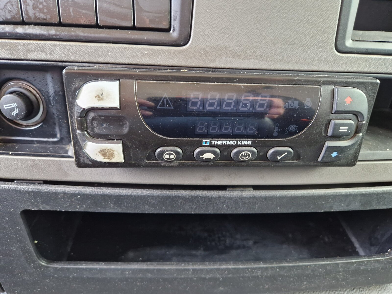 Leasing MAN TGM 15.250/340 4X2 BL TGM 15.250/340 4X2 BL, Tiefkühlkoffer, Thermoking, Rolltor, unterfaltbare Dhollandia LBW MAN TGM 15.250/340 4X2 BL TGM 15.250/340 4X2 BL, Tiefkühlkoffer, Thermoking, Rolltor, unterfaltbare Dhollandia LBW: φωτογραφία 13