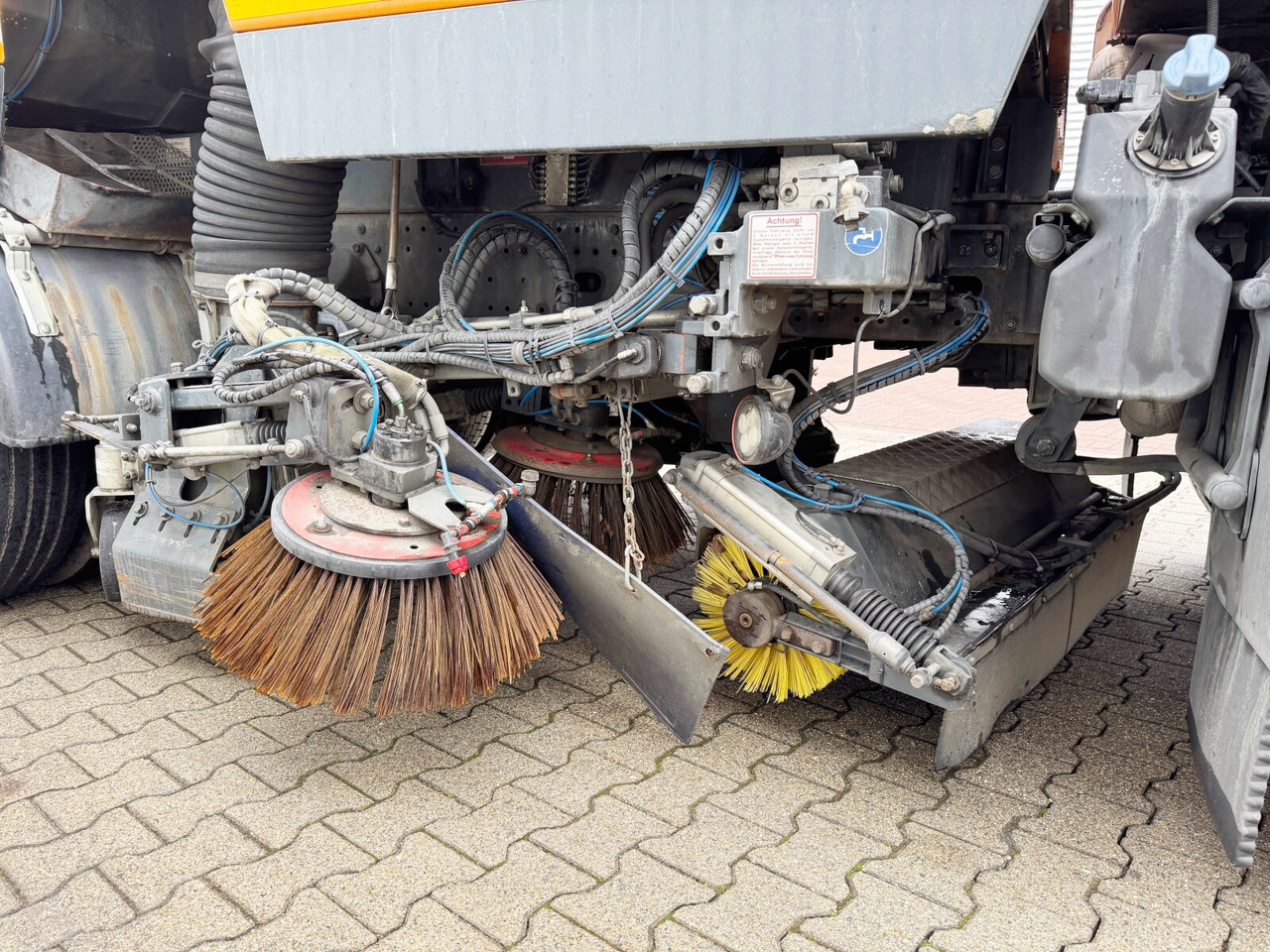 Φορτηγό MAN TGM 18.250 4X2 BB TGM 18.250 4X2 BB, Kehrmaschine Brock SL200/2: φωτογραφία 11 Φορτηγό MAN TGM 18.250 4X2 BB TGM 18.250 4X2 BB, Kehrmaschine Brock SL200/2: φωτογραφία 11