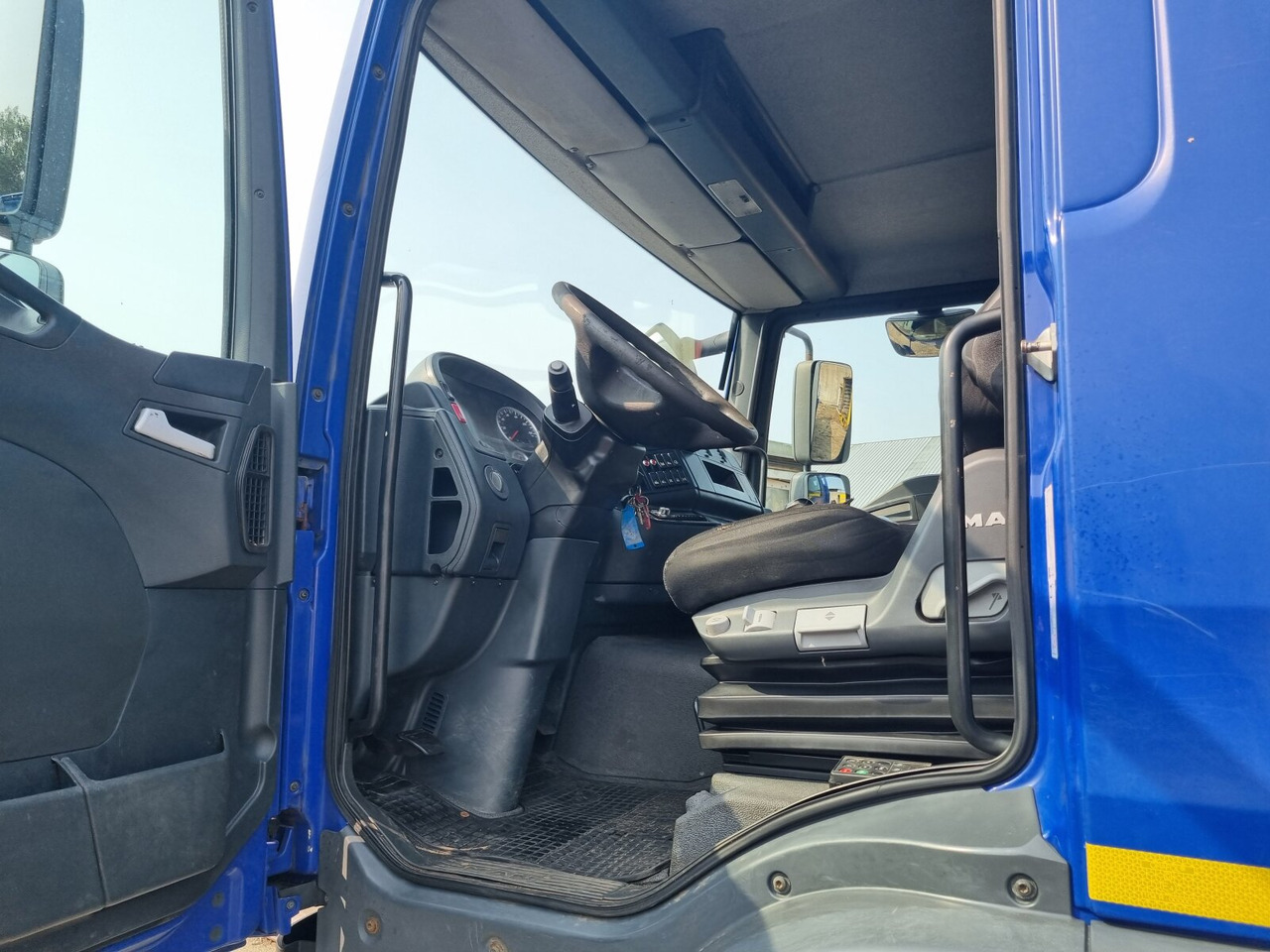 Interior photo 1: Leasing MAN TGM MAN TGM  4x2 MAN TGM MAN TGM  4x2
