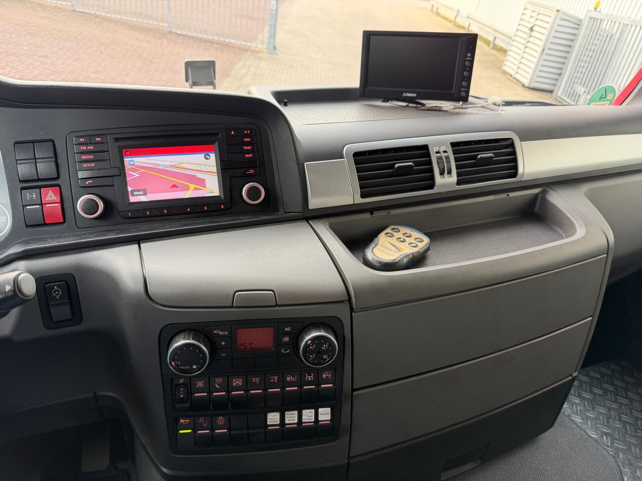 Φορτηγό βυτιοφόρο MAN TGS 26.400 6x2-4 LL TGS 26.400 6x2-4 LL, Lenk-/Lift, Navi, ADR, Esterer Tank ca. 19270l, 2 Kammern, Funk: φωτογραφία 7