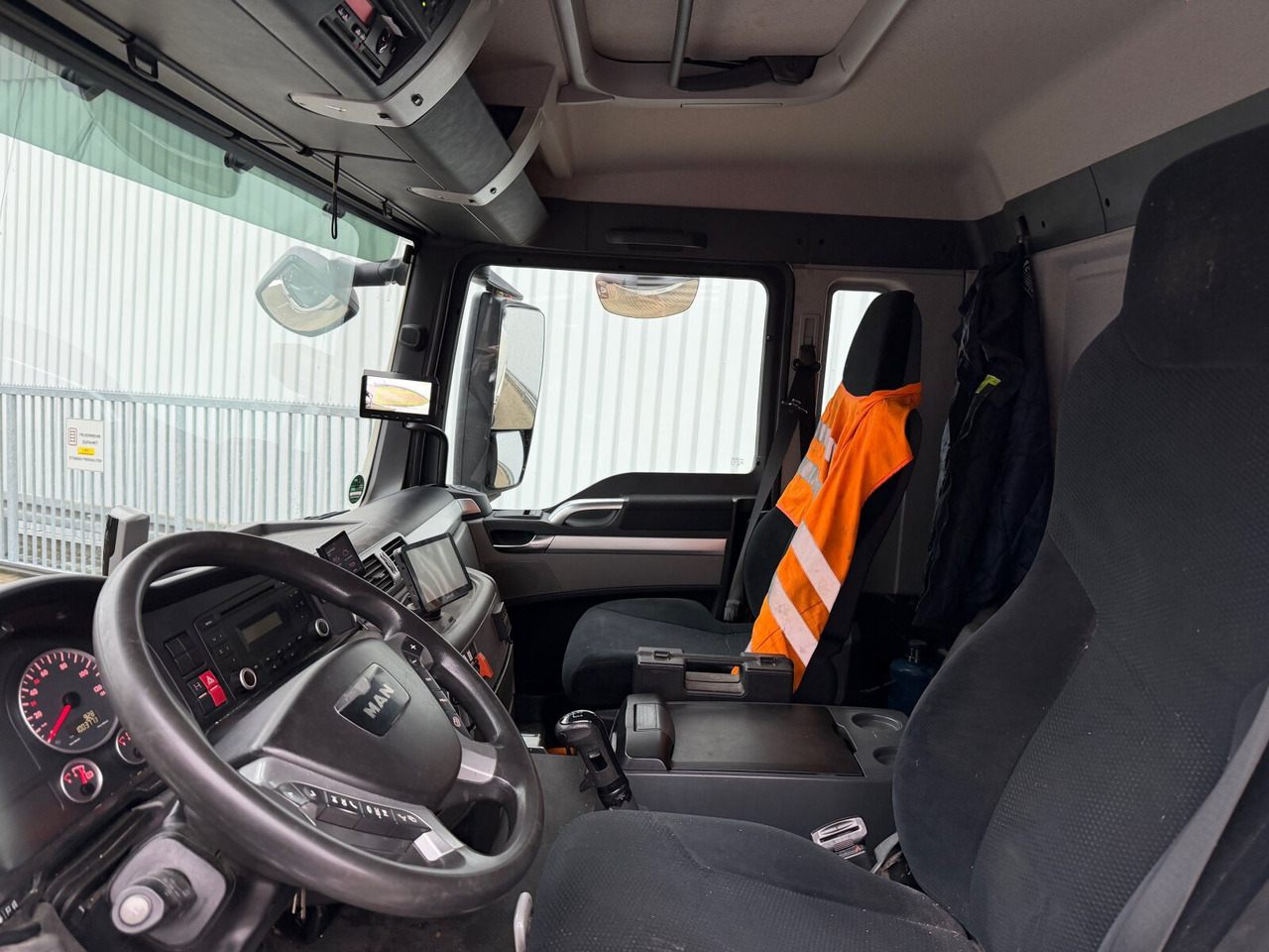 MAN TGS 26.440 6x2-4 BL TGS 26.440 6x2-4 BL, Lenk-/Liftachse, ADR, Esterer Tank ca. 20.340l, 3 Kammern - Φορτηγό βυτιοφόρο: φωτογραφία 4 MAN TGS 26.440 6x2-4 BL TGS 26.440 6x2-4 BL, Lenk-/Liftachse, ADR, Esterer Tank ca. 20.340l, 3 Kammern - Φορτηγό βυτιοφόρο: φωτογραφία 4