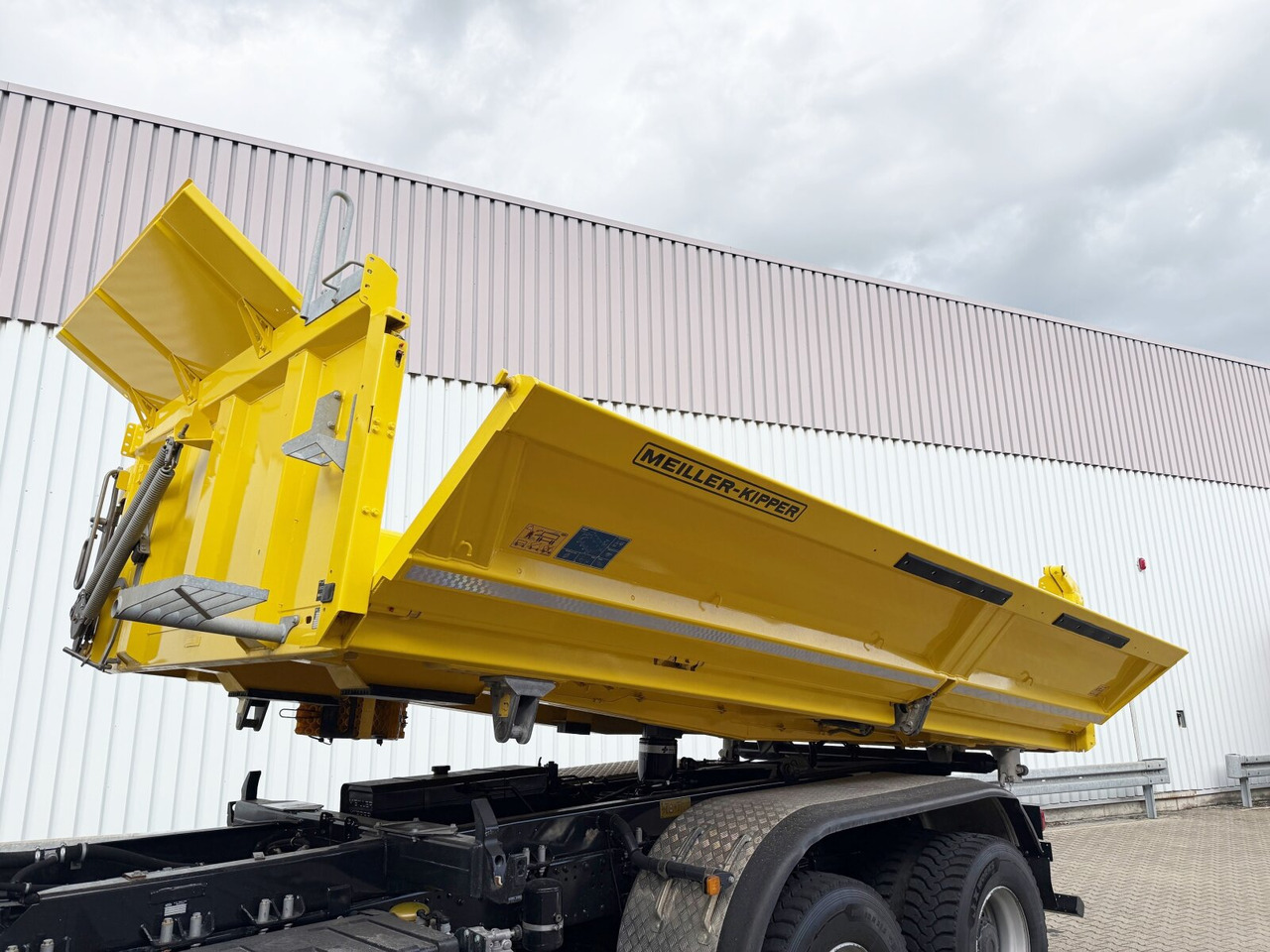 MAN TGS 26.470 6x6 BB TGS 26.470 6x6 BB, Hohe Bauart, Navi, Motorabtrieb, Bordmatik - Φορτηγό ανατρεπόμενο: φωτογραφία 2 MAN TGS 26.470 6x6 BB TGS 26.470 6x6 BB, Hohe Bauart, Navi, Motorabtrieb, Bordmatik - Φορτηγό ανατρεπόμενο: φωτογραφία 2