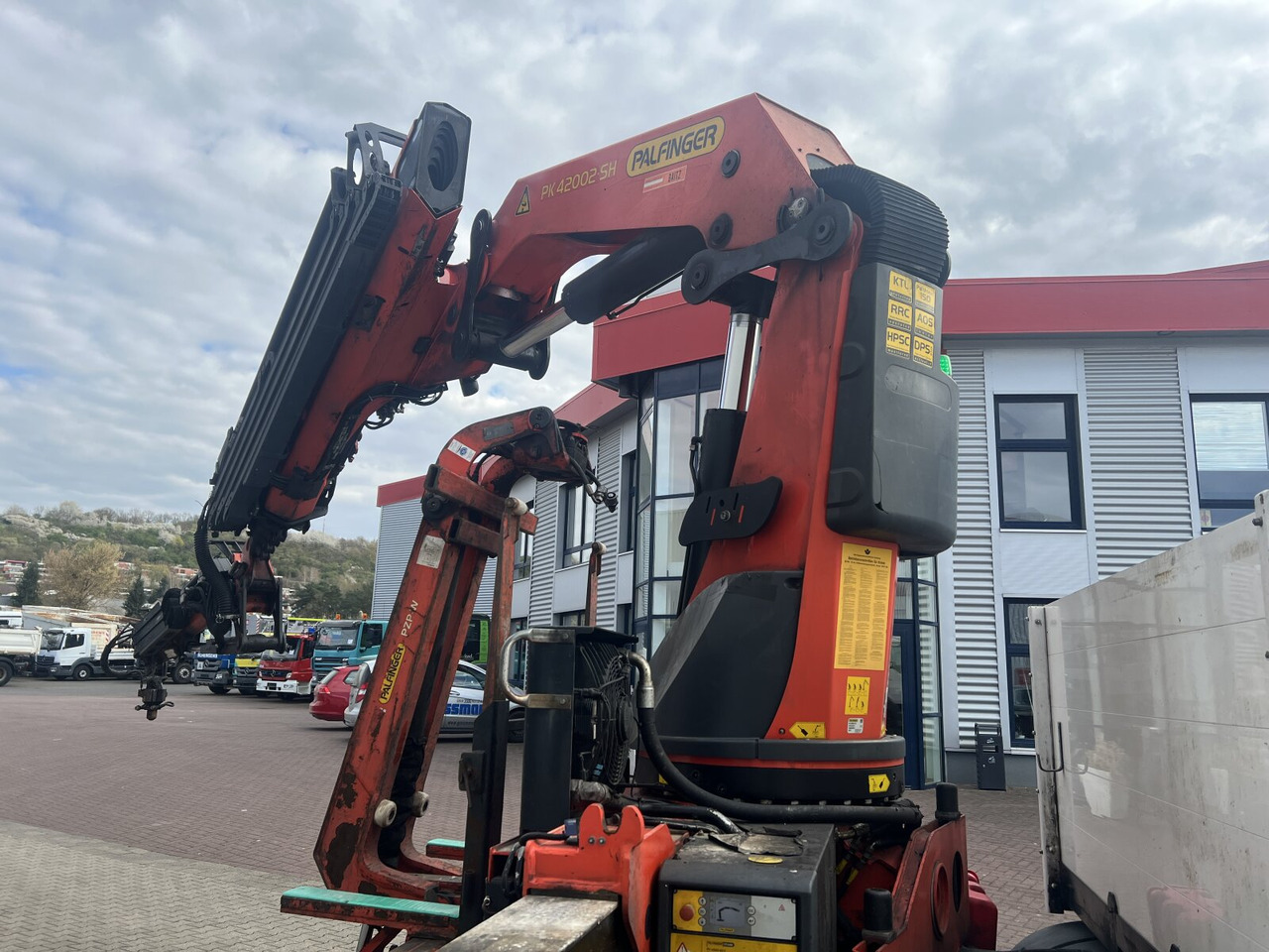 MAN TGS 35.440 8x4 BL TGS 35.440 8x4 BL, Navi, Heckkran Palfinger PK42002 SH-F + Jip PJ 060 B, 24,9m-730kg, Funk - Φορτηγό με γερανό, Φορτηγό με ανοιχτή καρότσα: φωτογραφία 2 MAN TGS 35.440 8x4 BL TGS 35.440 8x4 BL, Navi, Heckkran Palfinger PK42002 SH-F + Jip PJ 060 B, 24,9m-730kg, Funk - Φορτηγό με γερανό, Φορτηγό με ανοιχτή καρότσα: φωτογραφία 2