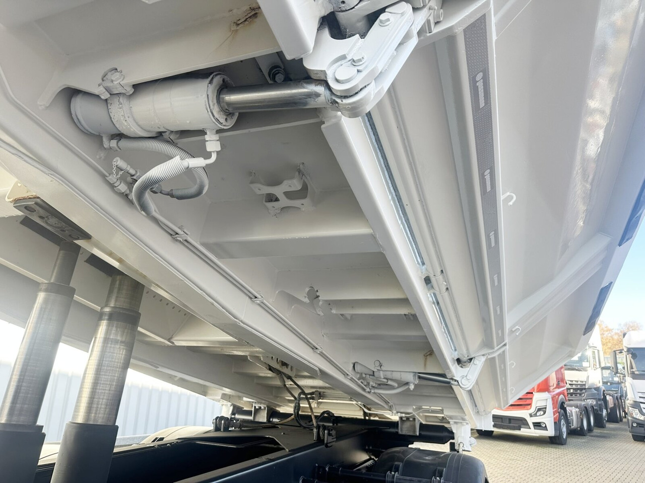 MAN TGS 35.460 8X4 BB TGS 35.460 8X4 BB, Meiller Bordmatik 13m³ - Φορτηγό ανατρεπόμενο: φωτογραφία 3 MAN TGS 35.460 8X4 BB TGS 35.460 8X4 BB, Meiller Bordmatik 13m³ - Φορτηγό ανατρεπόμενο: φωτογραφία 3