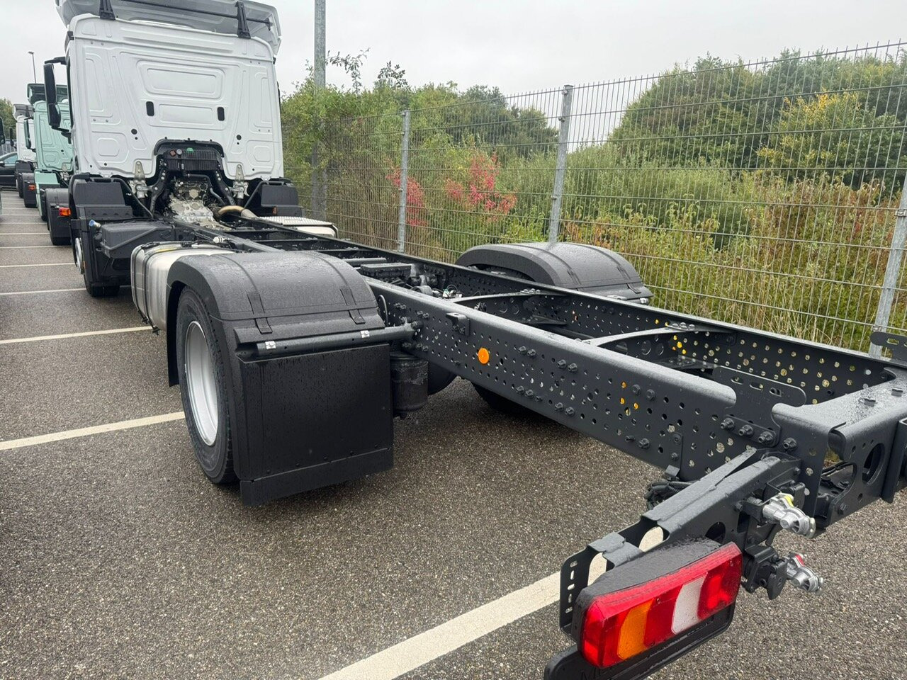 Mercedes-Benz Actros 1827/30 L 4x2 Actros 1827/30 L 4x2, Gardine, LBW - Φορτηγό με ανοιχτή καρότσα: φωτογραφία 3 Mercedes-Benz Actros 1827/30 L 4x2 Actros 1827/30 L 4x2, Gardine, LBW - Φορτηγό με ανοιχτή καρότσα: φωτογραφία 3