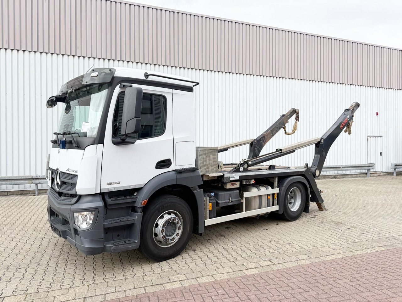 Mercedes-Benz Actros 1832 L 4x2 Actros 1832 L 4x2, Navi, MultimediaCockpit, Funk - Φορτηγό καδοφόρος φορτωτής: φωτογραφία 1 Mercedes-Benz Actros 1832 L 4x2 Actros 1832 L 4x2, Navi, MultimediaCockpit, Funk - Φορτηγό καδοφόρος φορτωτής: φωτογραφία 1