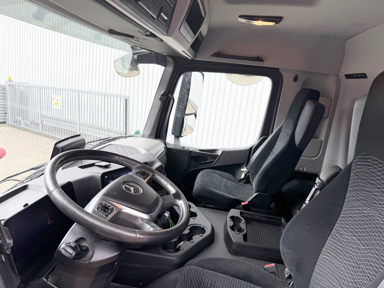 Mercedes-Benz Actros 1832 L 4x2 Actros 1832 L 4x2, Navi, MultimediaCockpit, Funk - Φορτηγό καδοφόρος φορτωτής: φωτογραφία 4 Mercedes-Benz Actros 1832 L 4x2 Actros 1832 L 4x2, Navi, MultimediaCockpit, Funk - Φορτηγό καδοφόρος φορτωτής: φωτογραφία 4
