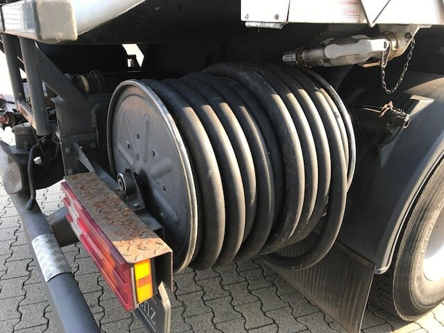 Mercedes-Benz Actros 1841 L 4x2 Actros 1841 L 4x2, Esterer Tankaufbau ca. 13.500l, 2 Kammern - Φορτηγό βυτιοφόρο: φωτογραφία 4 Mercedes-Benz Actros 1841 L 4x2 Actros 1841 L 4x2, Esterer Tankaufbau ca. 13.500l, 2 Kammern - Φορτηγό βυτιοφόρο: φωτογραφία 4