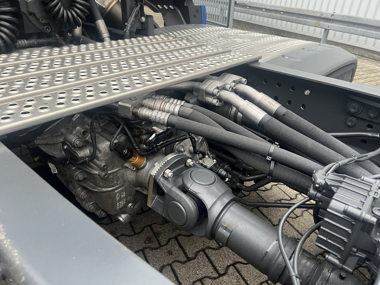 Leasing Mercedes-Benz Actros 1843 LS 4x4 HAD Actros 1843 LS 4x4 HAD, HydroDrive, MirrorCam, MultimediaCockpit Mercedes-Benz Actros 1843 LS 4x4 HAD Actros 1843 LS 4x4 HAD, HydroDrive, MirrorCam, MultimediaCockpit: φωτογραφία 12