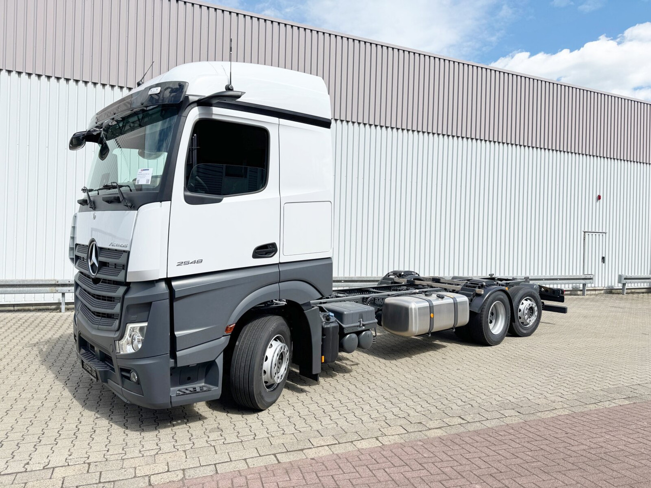 Mercedes-Benz Actros 2548 L 6x2 Actros 2548 L 6x2, Retarder, Lenk-/Liftachse, Navi, MirrorCam, MultimediaCockpit - Φορτηγό σασί: φωτογραφία 1 Mercedes-Benz Actros 2548 L 6x2 Actros 2548 L 6x2, Retarder, Lenk-/Liftachse, Navi, MirrorCam, MultimediaCockpit - Φορτηγό σασί: φωτογραφία 1