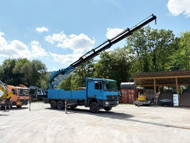 Mercedes-Benz Actros 2741 L 6x4 Actros 2741 L 6x4, Twist-Lock ausz. auf 3m, Heckkran Palfinger PK 42502-D, Funk - Φορτηγό με ανοιχτή καρότσα, Φορτηγό με γερανό: φωτογραφία 1 Mercedes-Benz Actros 2741 L 6x4 Actros 2741 L 6x4, Twist-Lock ausz. auf 3m, Heckkran Palfinger PK 42502-D, Funk - Φορτηγό με ανοιχτή καρότσα, Φορτηγό με γερανό: φωτογραφία 1