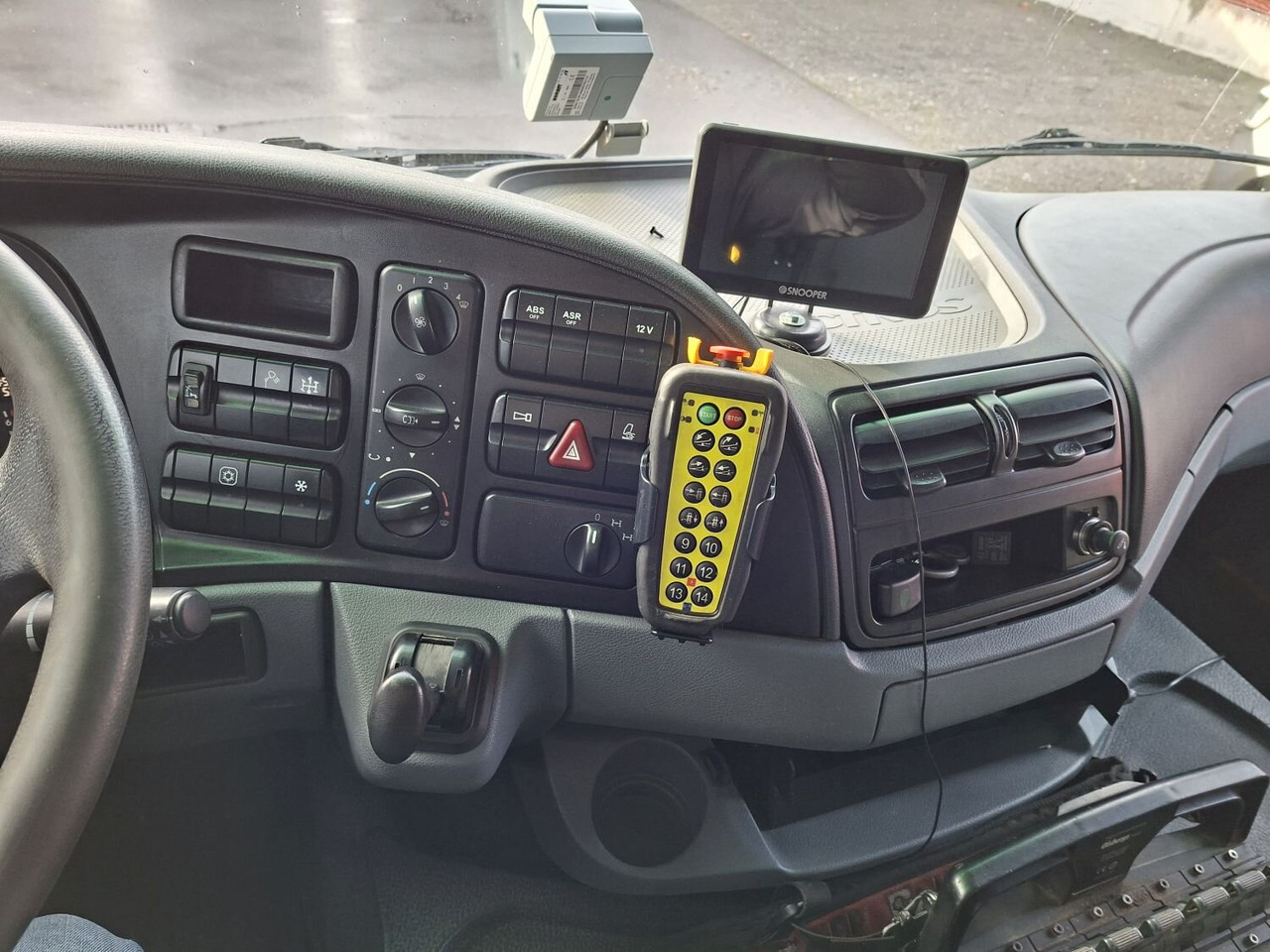 Mercedes-Benz Actros 4146 K 8x4/4 Actros 4146 K 8x4/4, Retarder, Kran Hiab XS 477 E-7 HiPro, Bj. 2010, Flyjib, Seilwinde, Funk - Φορτηγό φόρτωσης γάντζου, Φορτηγό με γερανό: φωτογραφία 5 Mercedes-Benz Actros 4146 K 8x4/4 Actros 4146 K 8x4/4, Retarder, Kran Hiab XS 477 E-7 HiPro, Bj. 2010, Flyjib, Seilwinde, Funk - Φορτηγό φόρτωσης γάντζου, Φορτηγό με γερανό: φωτογραφία 5