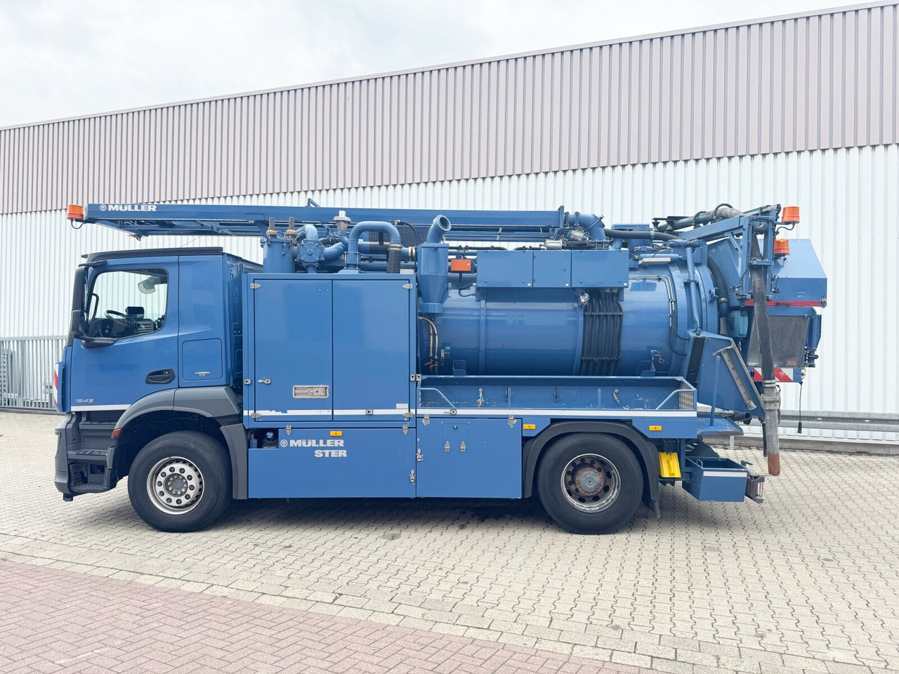 Mercedes-Benz Arocs 1843 L 4x2 Arocs 1843 L 4x2, Müller Canalmaster ca. 8m³, Standheizung, Funk - Φορτηγό: φωτογραφία 5 Mercedes-Benz Arocs 1843 L 4x2 Arocs 1843 L 4x2, Müller Canalmaster ca. 8m³, Standheizung, Funk - Φορτηγό: φωτογραφία 5