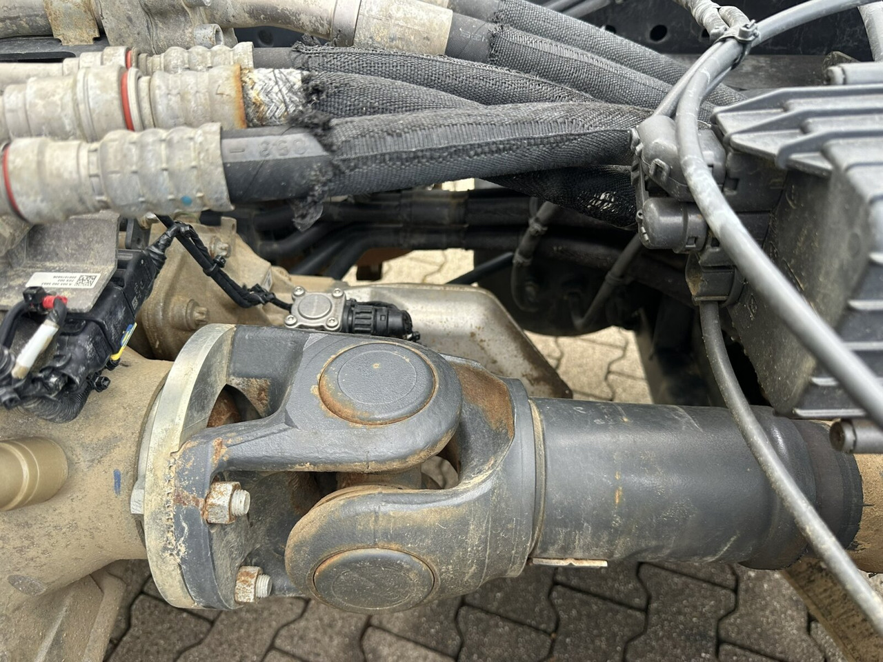 Mercedes-Benz Arocs 1851 LS 4x4 HAD Arocs 1851 LS 4x4 HAD, Hydraulik, Navi, MultimediaCockpit - Τράκτορας: φωτογραφία 3 Mercedes-Benz Arocs 1851 LS 4x4 HAD Arocs 1851 LS 4x4 HAD, Hydraulik, Navi, MultimediaCockpit - Τράκτορας: φωτογραφία 3