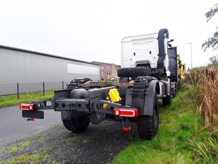 Mercedes-Benz Arocs 2053 A 4x4 Arocs 2053 A 4x4, Grounder, MirrorCam, Multimedia Cockpit, Navi - Φορτηγό σασί: φωτογραφία 4 Mercedes-Benz Arocs 2053 A 4x4 Arocs 2053 A 4x4, Grounder, MirrorCam, Multimedia Cockpit, Navi - Φορτηγό σασί: φωτογραφία 4