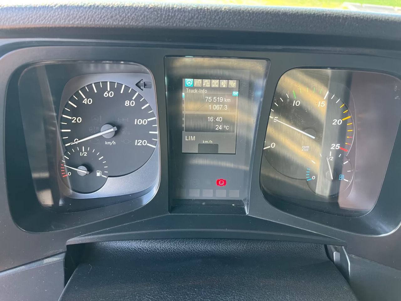 Mercedes-Benz Arocs 2643 K 6x4 Arocs 2643 K 6x4, Bordmatik - Φορτηγό ανατρεπόμενο: φωτογραφία 2 Mercedes-Benz Arocs 2643 K 6x4 Arocs 2643 K 6x4, Bordmatik - Φορτηγό ανατρεπόμενο: φωτογραφία 2
